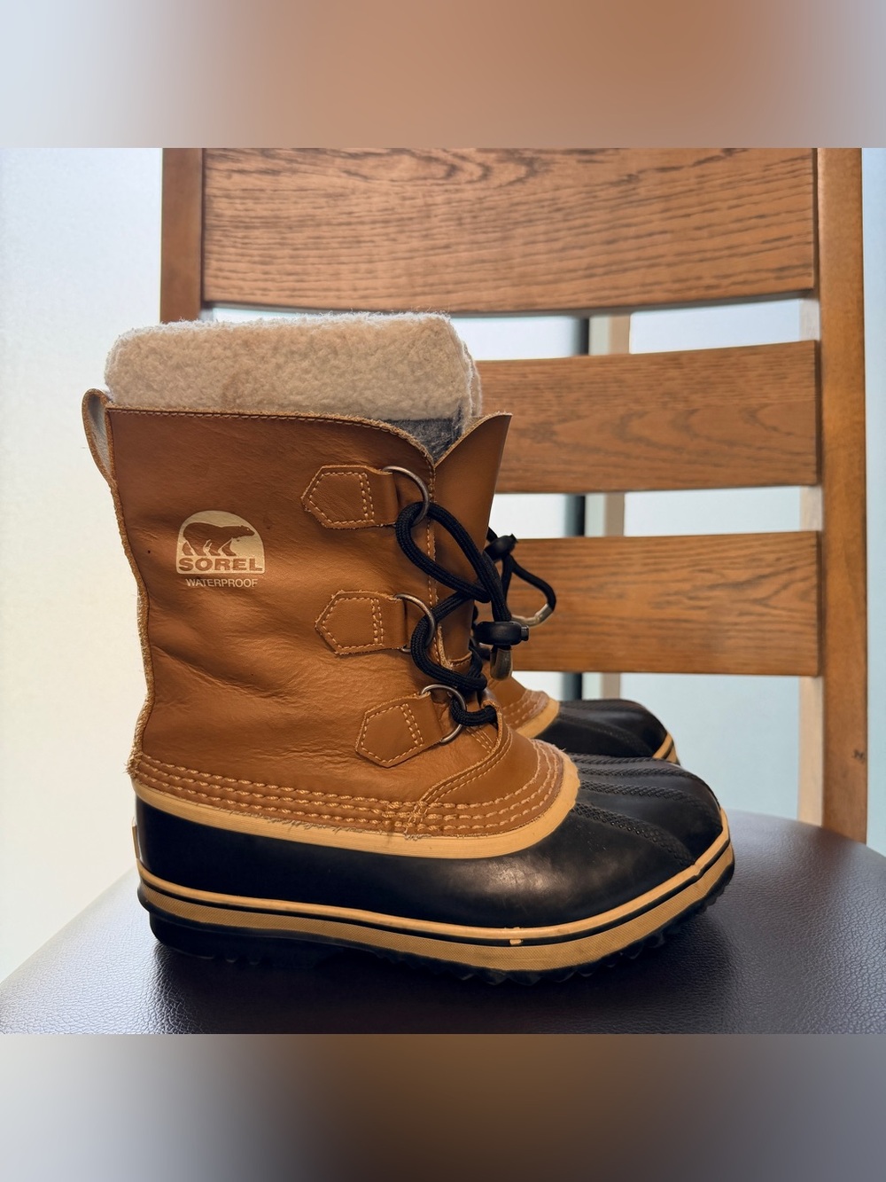 Sorel waterproof winter snow boots tan leather upper women size 5.5